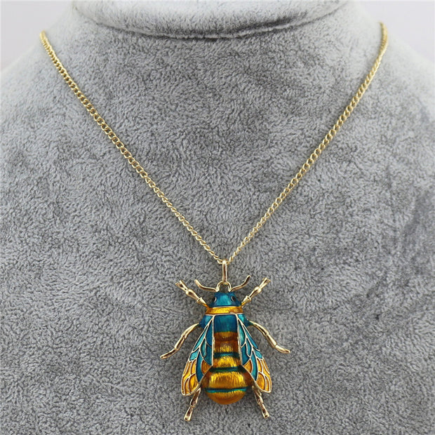 Bee pendant necklace
